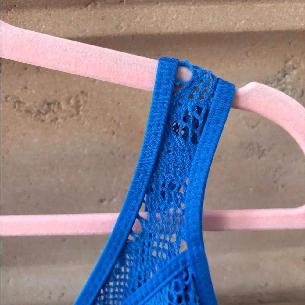 BECCA Blue Color Play Crochet Plunge One-Piece Swimsuit Size XL - Picture 5 of 7